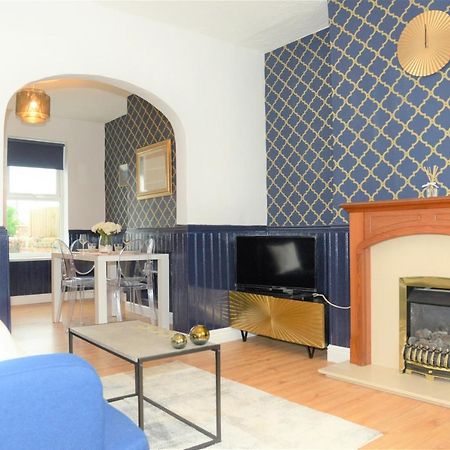 Florence House Villa เร็กซ์แฮม ภายนอก รูปภาพ