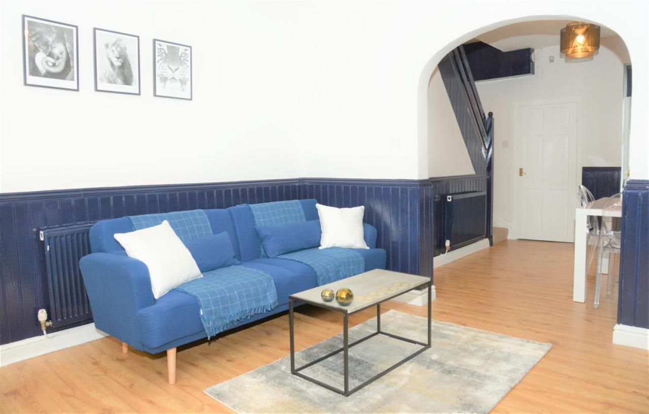 Florence House Villa เร็กซ์แฮม ภายนอก รูปภาพ