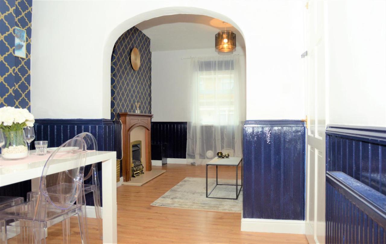 Florence House Villa เร็กซ์แฮม ภายนอก รูปภาพ