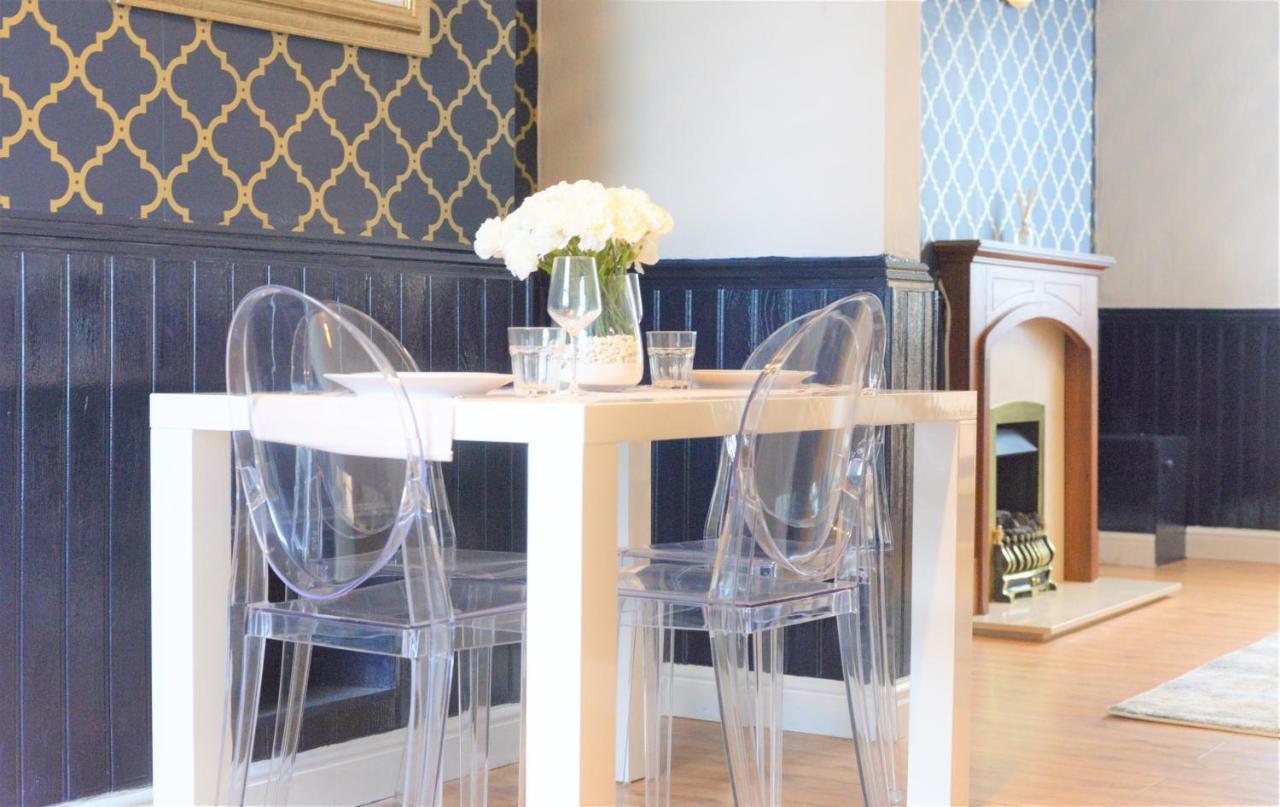 Florence House Villa เร็กซ์แฮม ภายนอก รูปภาพ