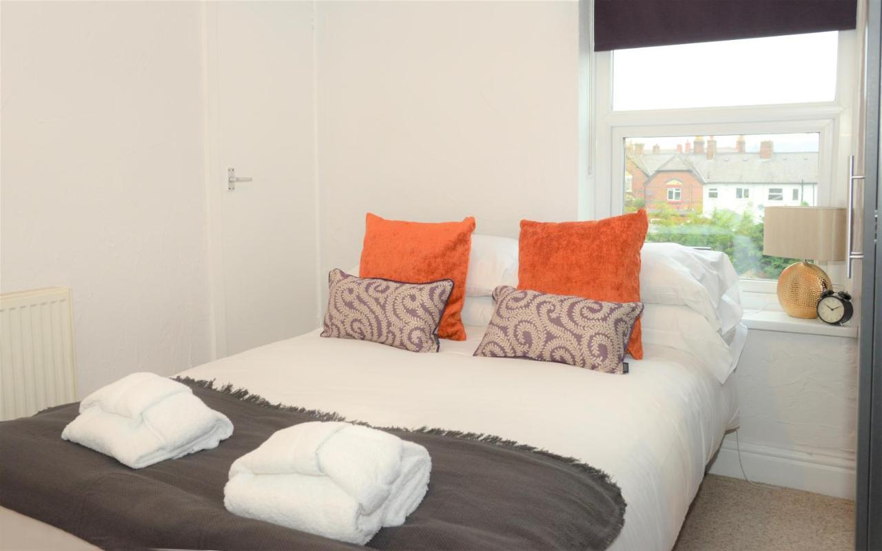 Florence House Villa เร็กซ์แฮม ภายนอก รูปภาพ