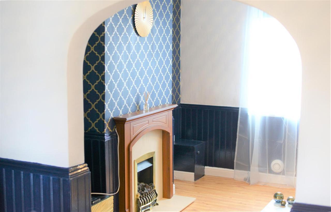 Florence House Villa เร็กซ์แฮม ภายนอก รูปภาพ